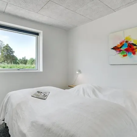 Sunna - 500m From The Sea By Interhome *