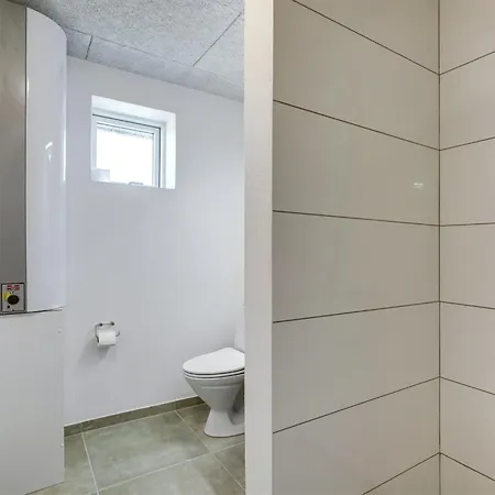 Sunna - 500m From The Sea By Interhome *